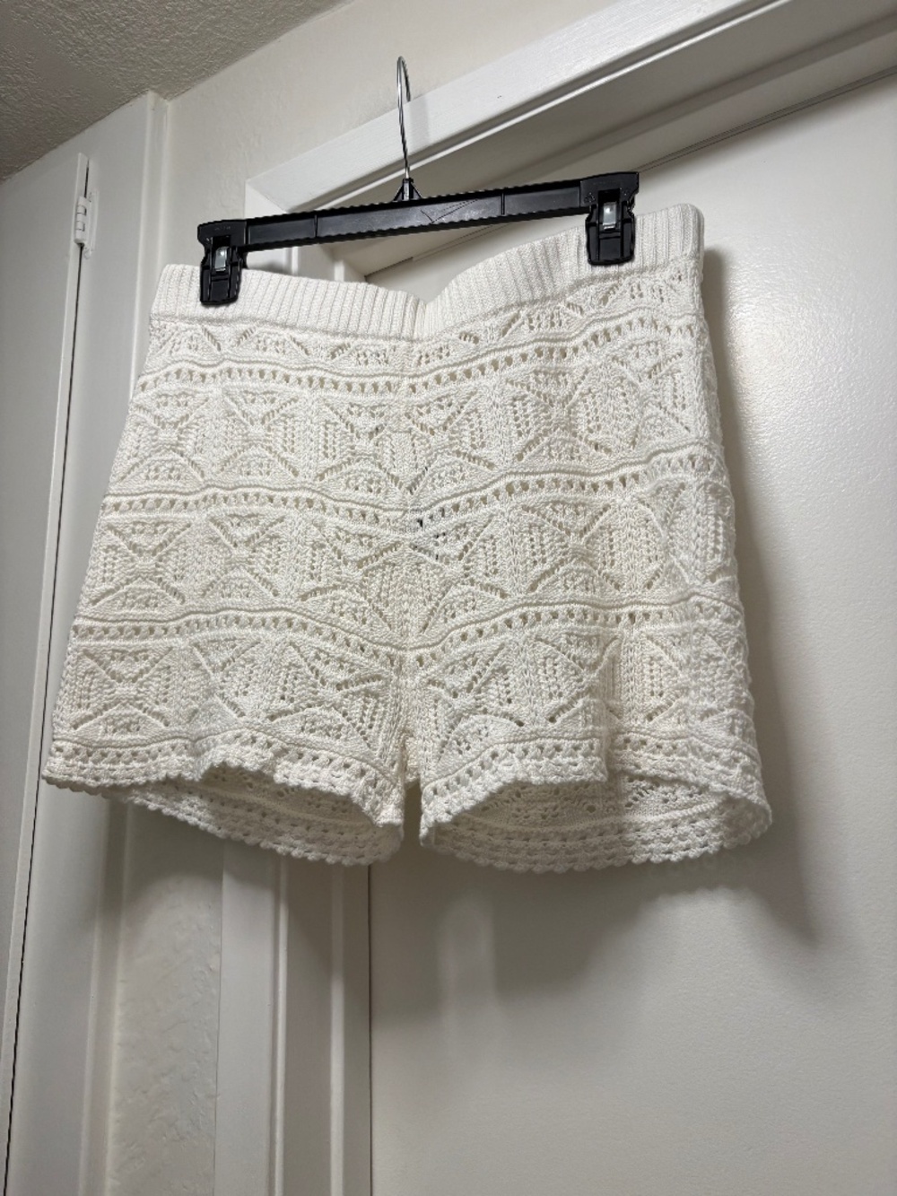 NWT L*Space “Diamond Eyes” open knit cover up shorts - size large